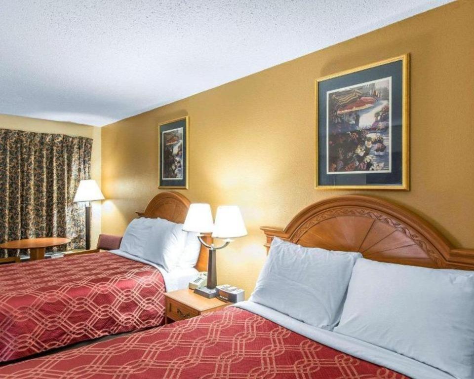 Econo Lodge Dalton Exterior photo